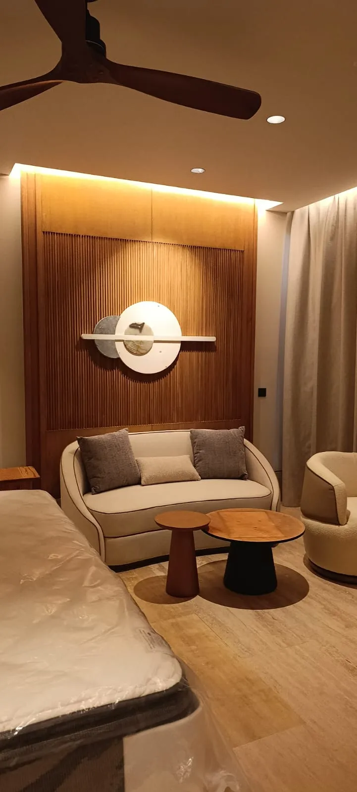 Recámara remodelada con acabados contemporáneos